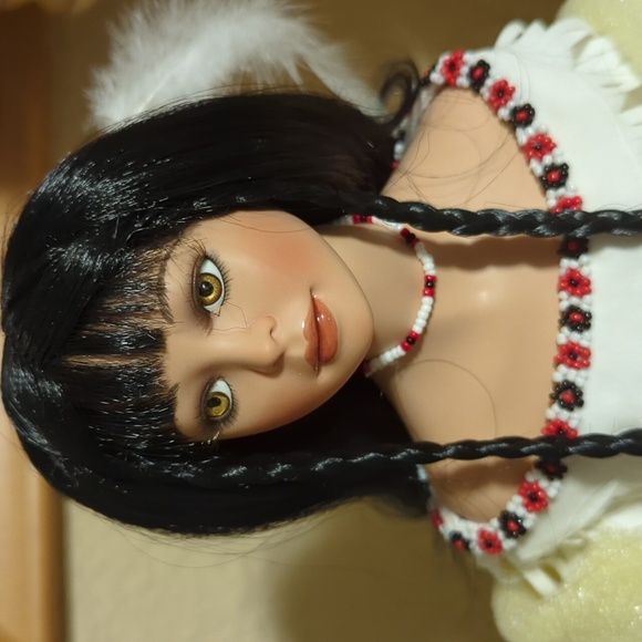 New Vintage Collectible Paradise Galleries Porcelain Native American Doll 17" - Picture 13 of 16